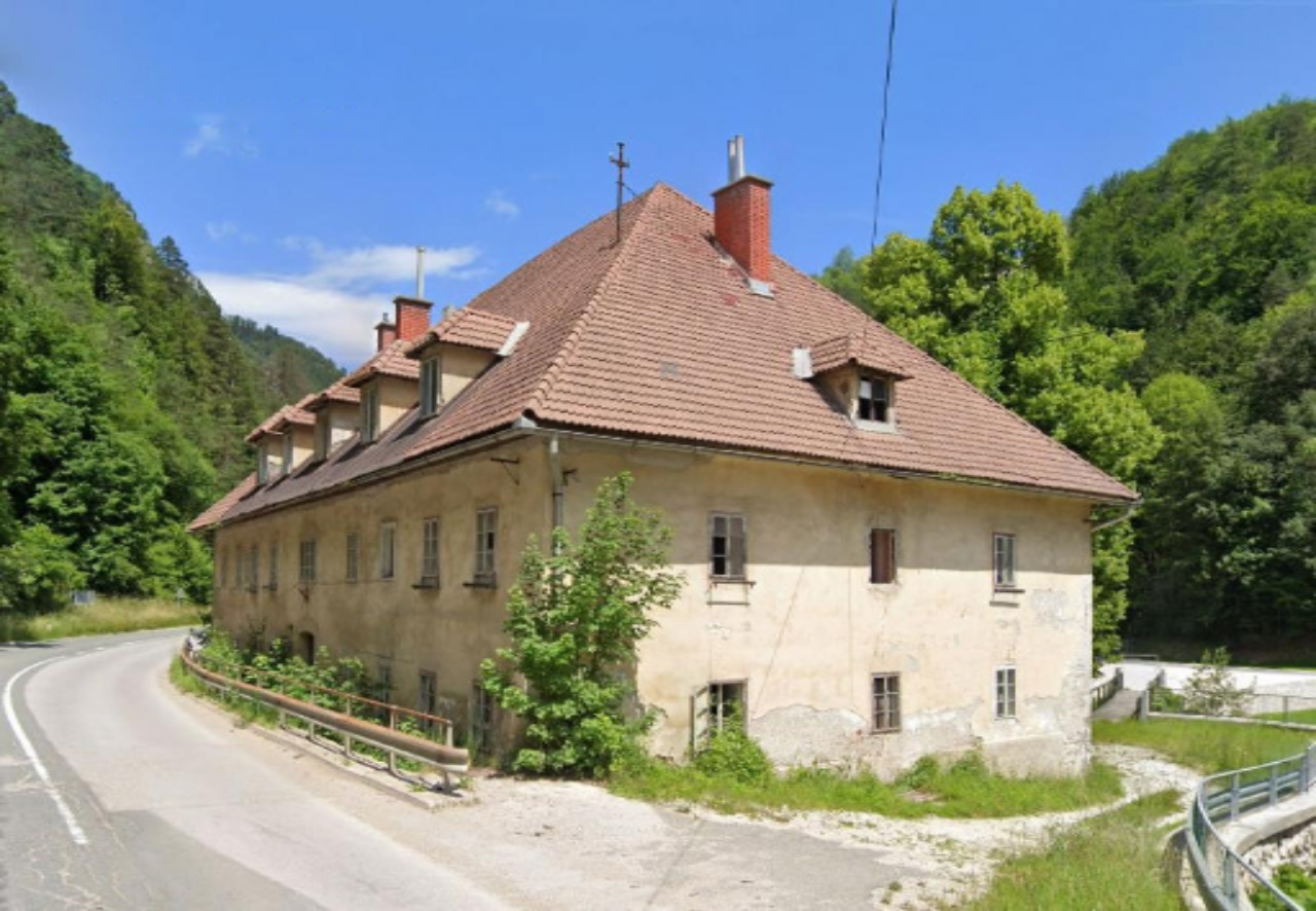 Дом в Чрне-на-Корошкем, Словения, 688 м² - фото 1