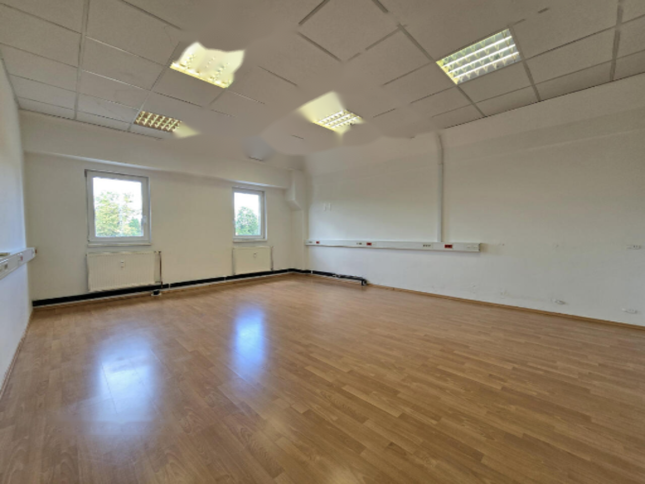 Офис в Любляне, Словения, 30 м² - фото 1