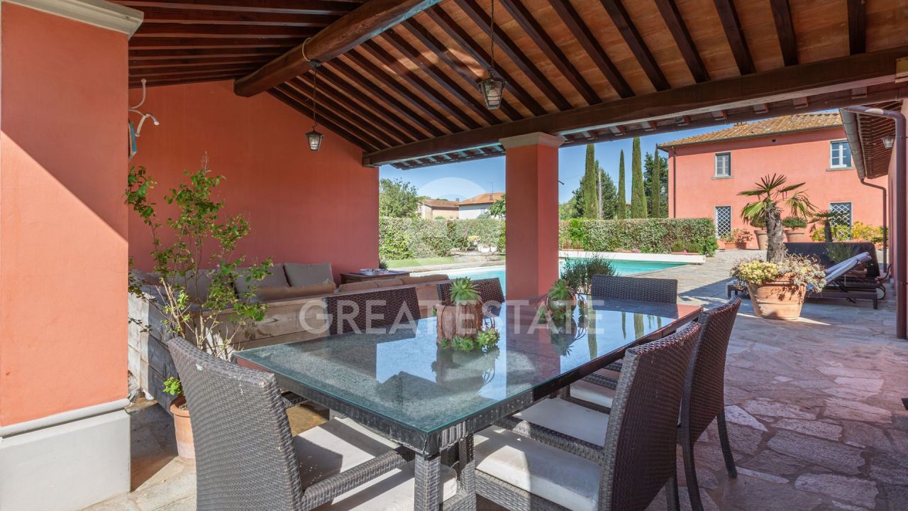 Дом в Кортоне, Италия, 344.35 м² - фото 1