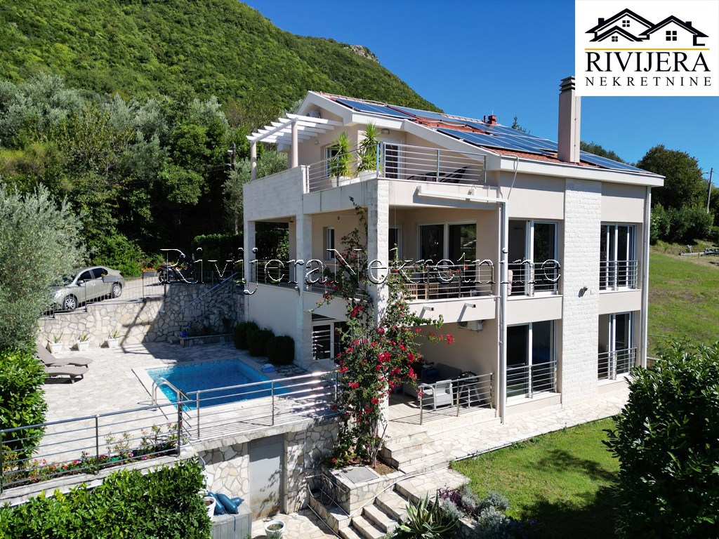 Дом в Херцег-Нови, Черногория, 244 м² - фото 2