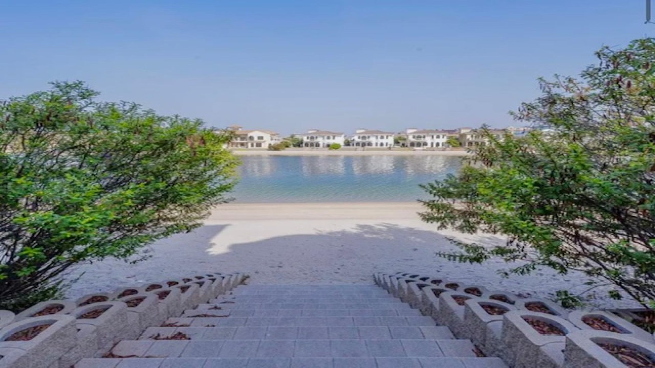 Вилла в Дубае, ОАЭ, 400 м² - фото 1