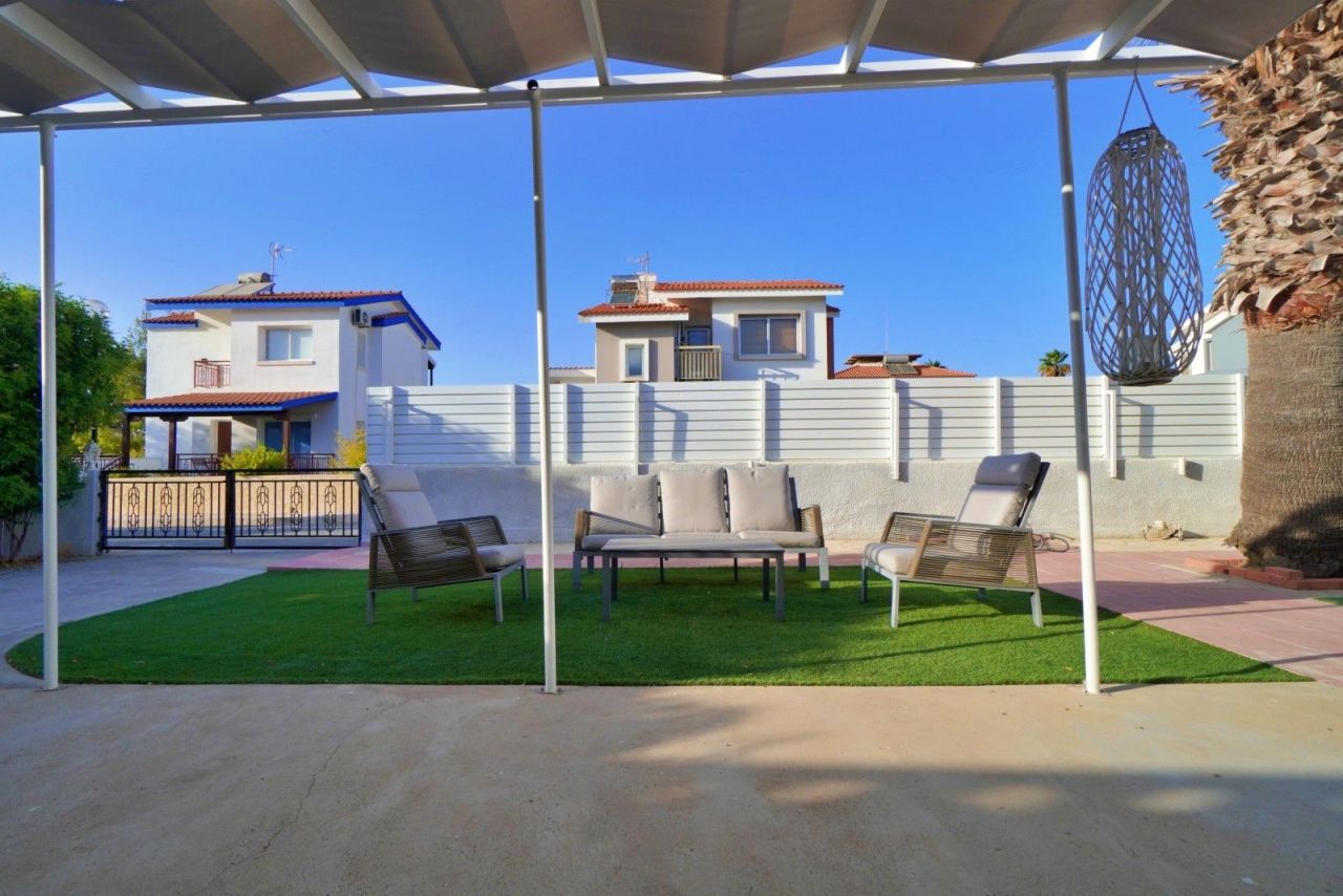 Вилла в Ларнаке, Кипр, 500 м² - фото 1