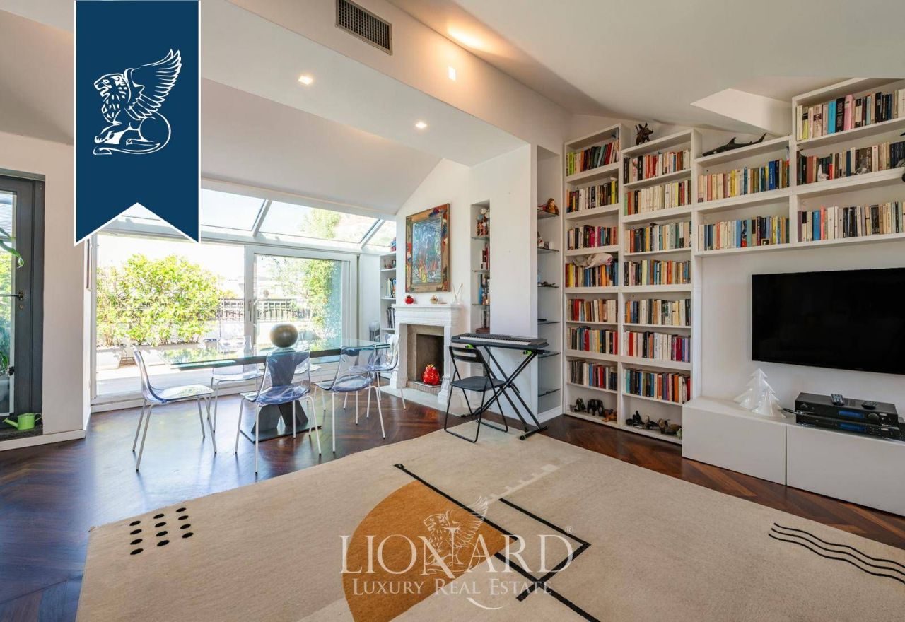 Апартаменты в Милане, Италия, 234 м² - фото 1