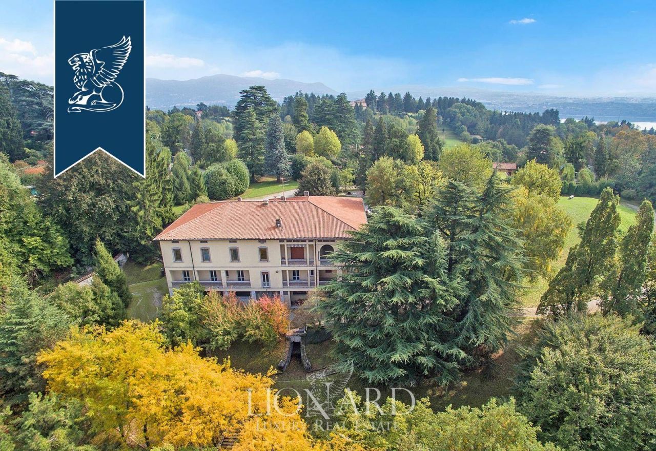 Вилла в Комо, Италия, 1 500 м² - фото 1