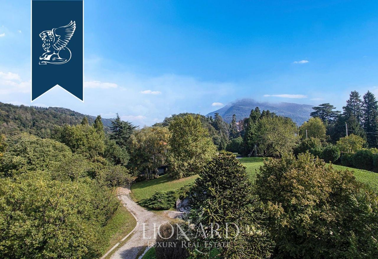 Вилла в Комо, Италия, 1 500 м² - фото 2
