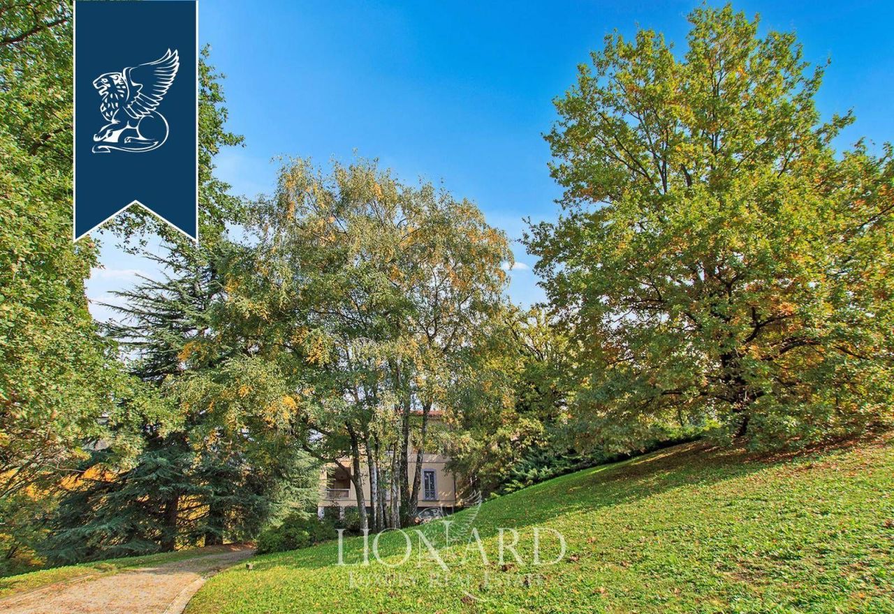 Вилла в Комо, Италия, 1 500 м² - фото 12