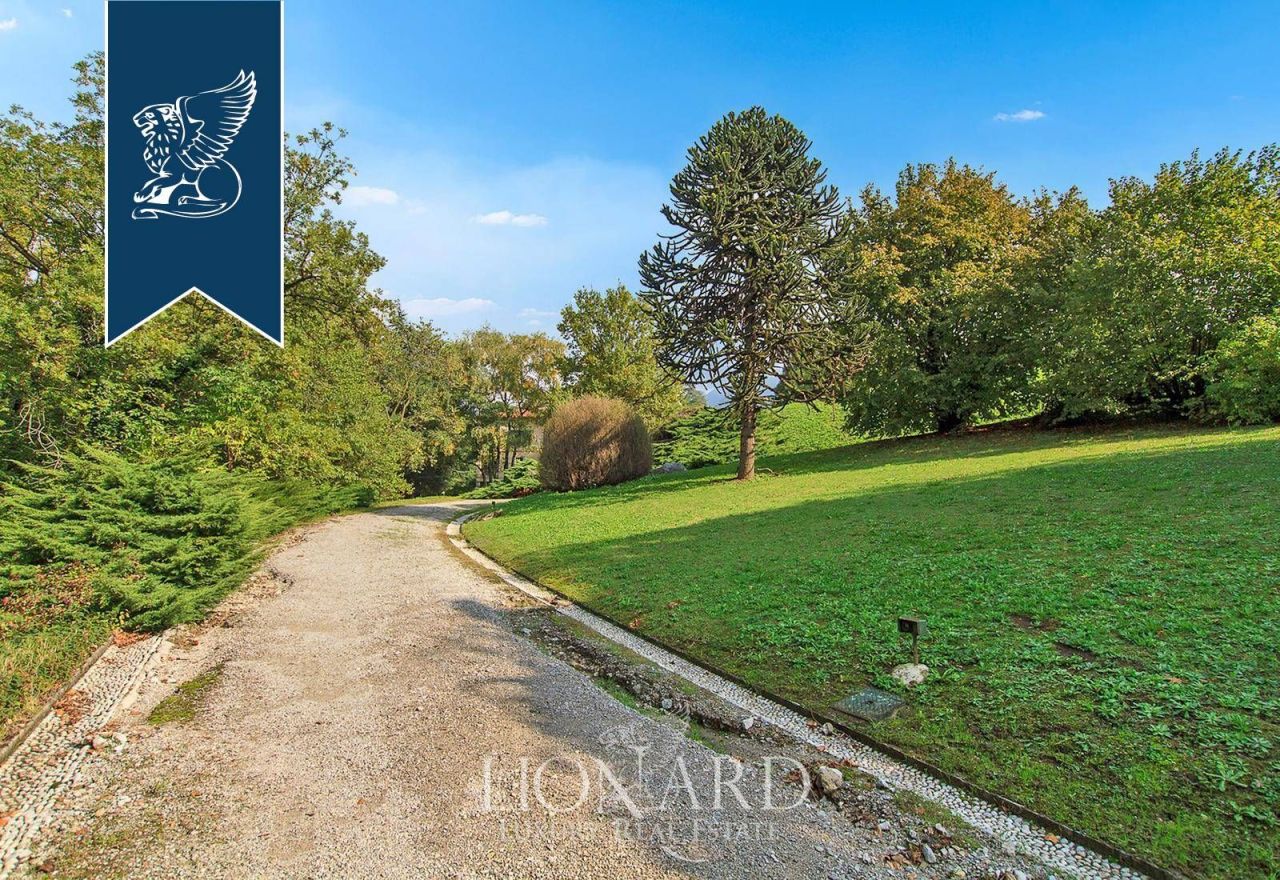 Вилла в Комо, Италия, 1 500 м² - фото 13