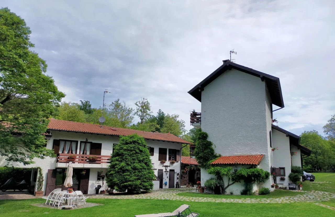 Вилла в Ароне, Италия, 400 м² - фото 7