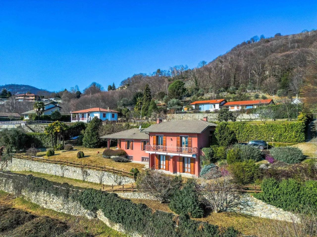 Вилла в Лезе, Италия, 318 м² - фото 1