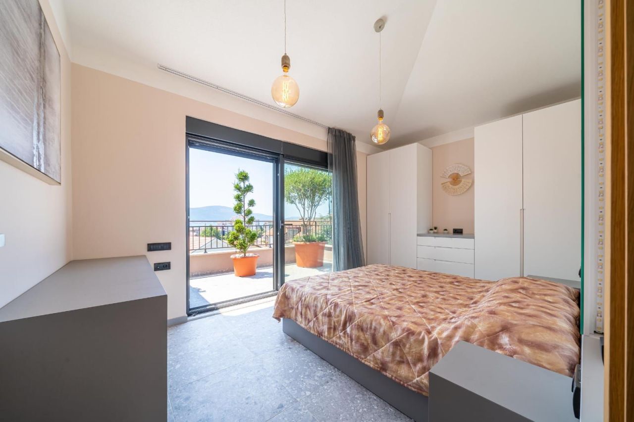 Квартира в Тивате, Черногория, 77 м² - фото 10