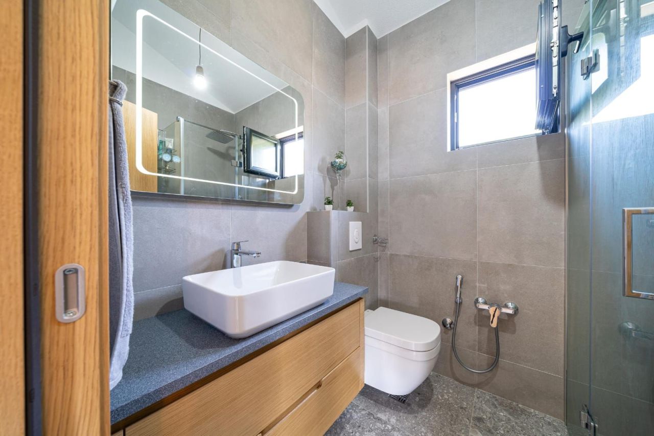 Квартира в Тивате, Черногория, 77 м² - фото 15