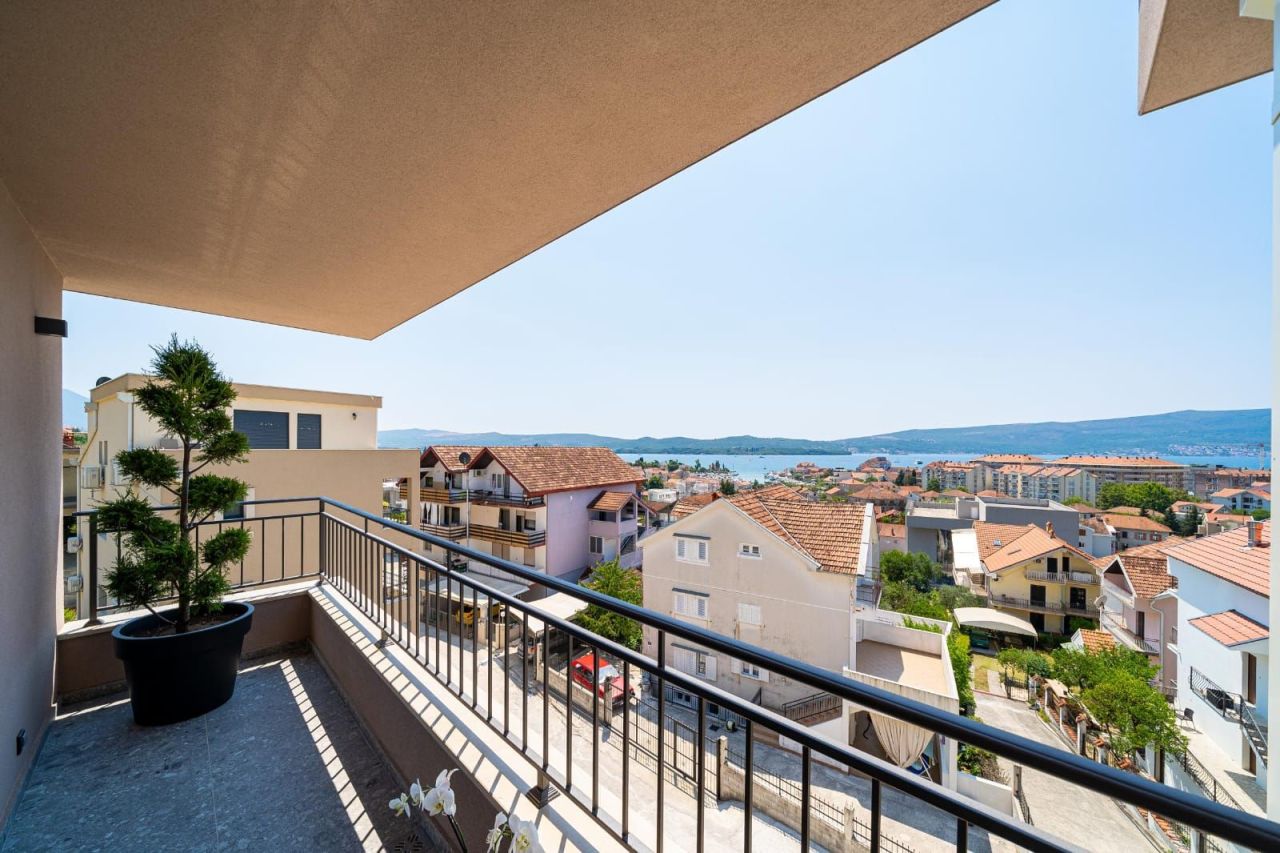 Квартира в Тивате, Черногория, 77 м² - фото 3