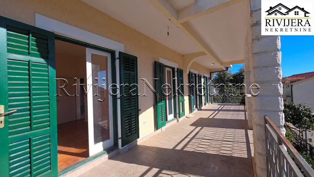 Дом в Херцег-Нови, Черногория, 270 м² - фото 13