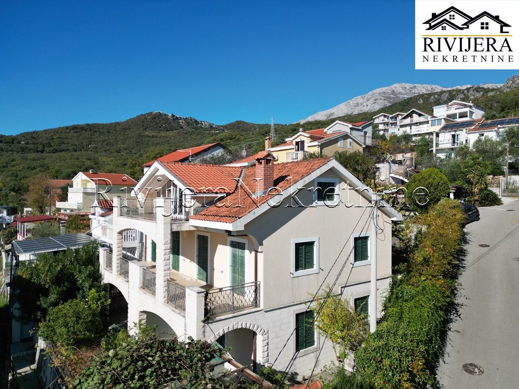 Дом в Херцег-Нови, Черногория, 270 м² - фото 6