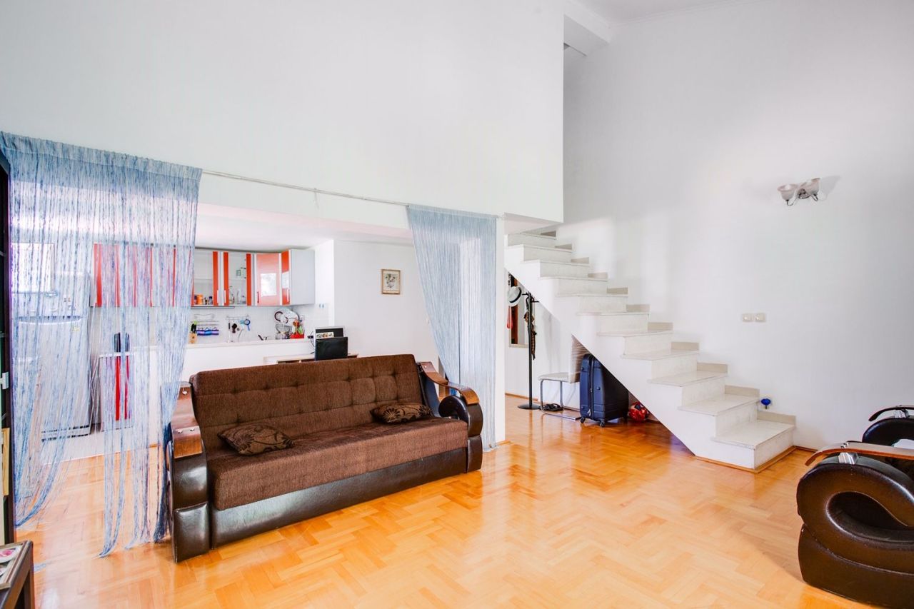 Квартира в Будве, Черногория, 82 м² - фото 8