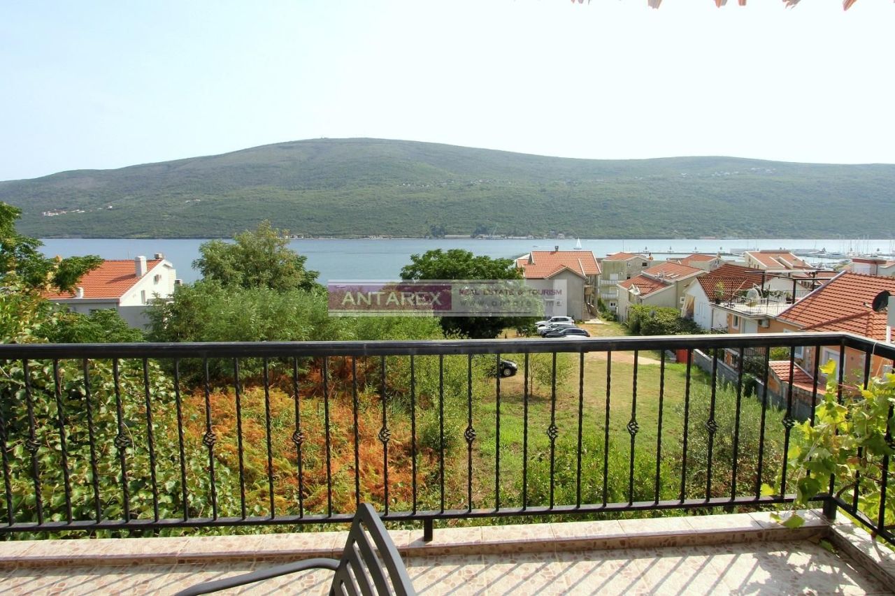 Апартаменты в Дженовичах, Черногория, 109 м² - фото 1