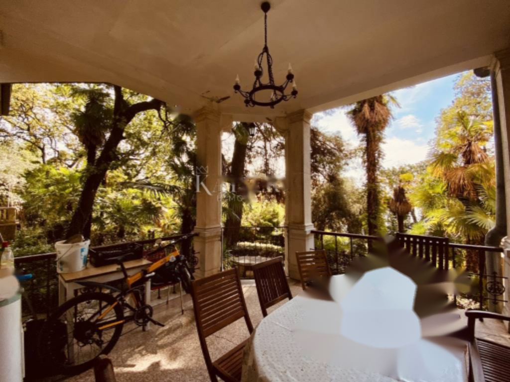 Квартира в Опатии, Хорватия, 244 м² - фото 1