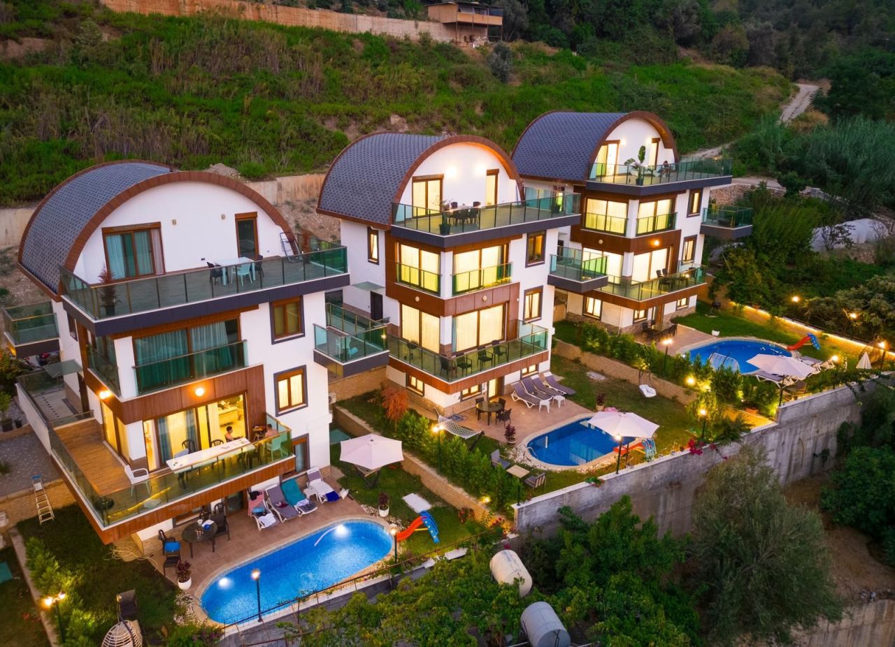 Вилла в Алании, Турция, 400 м² - фото 2