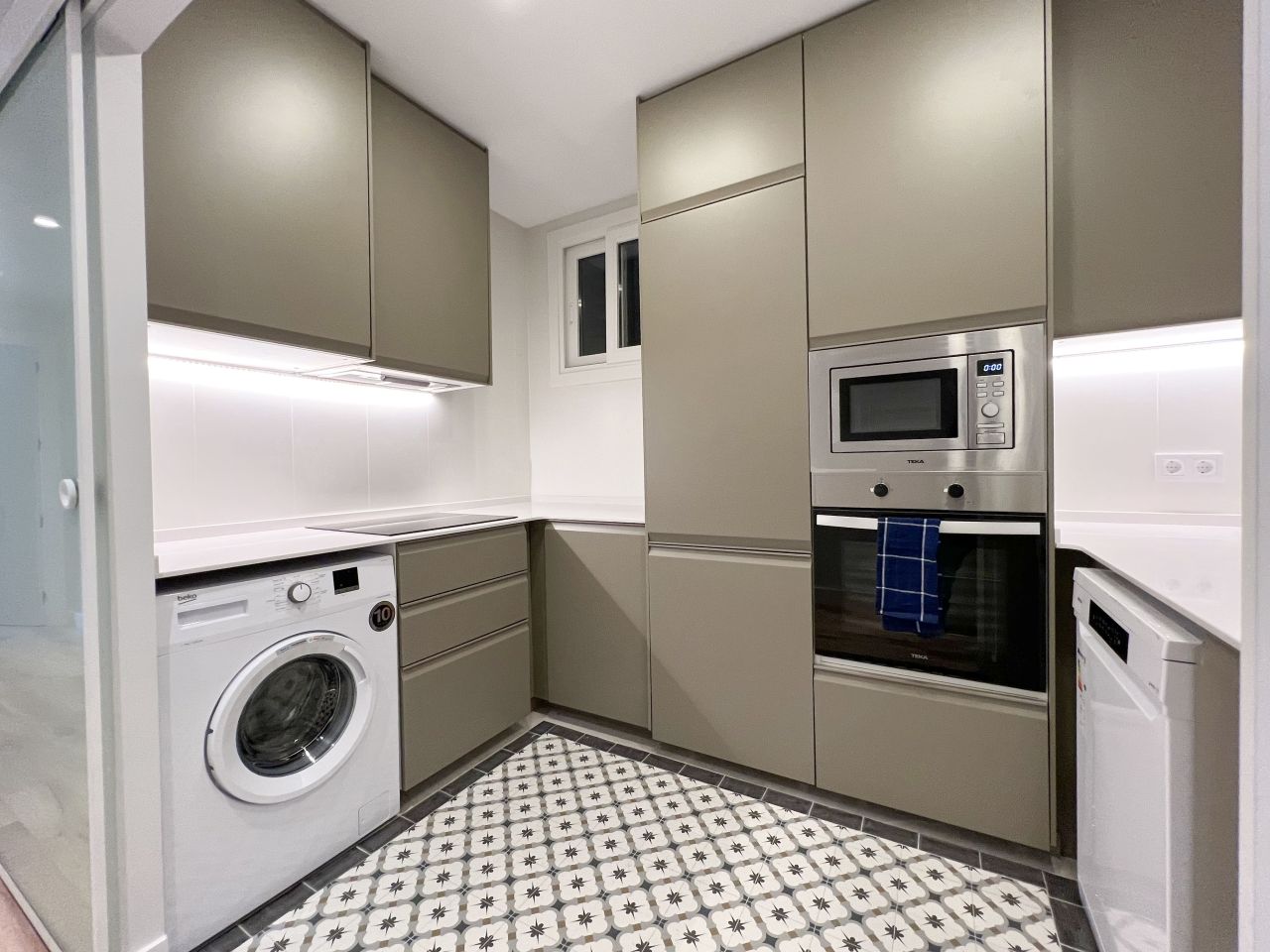 Квартира в Барселоне, Испания, 74 м² - фото 13