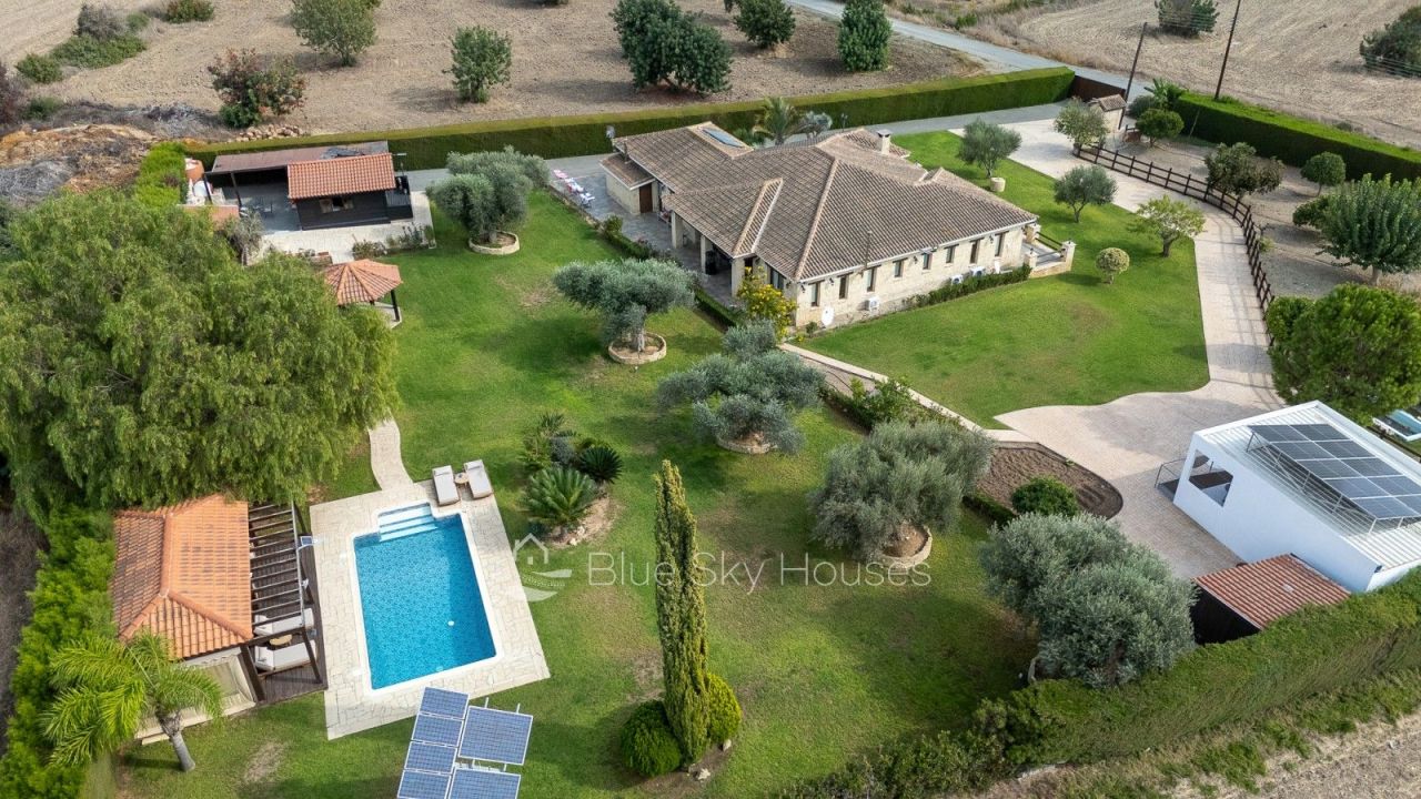 Вилла в Лимасоле, Кипр, 350 м² - фото 2