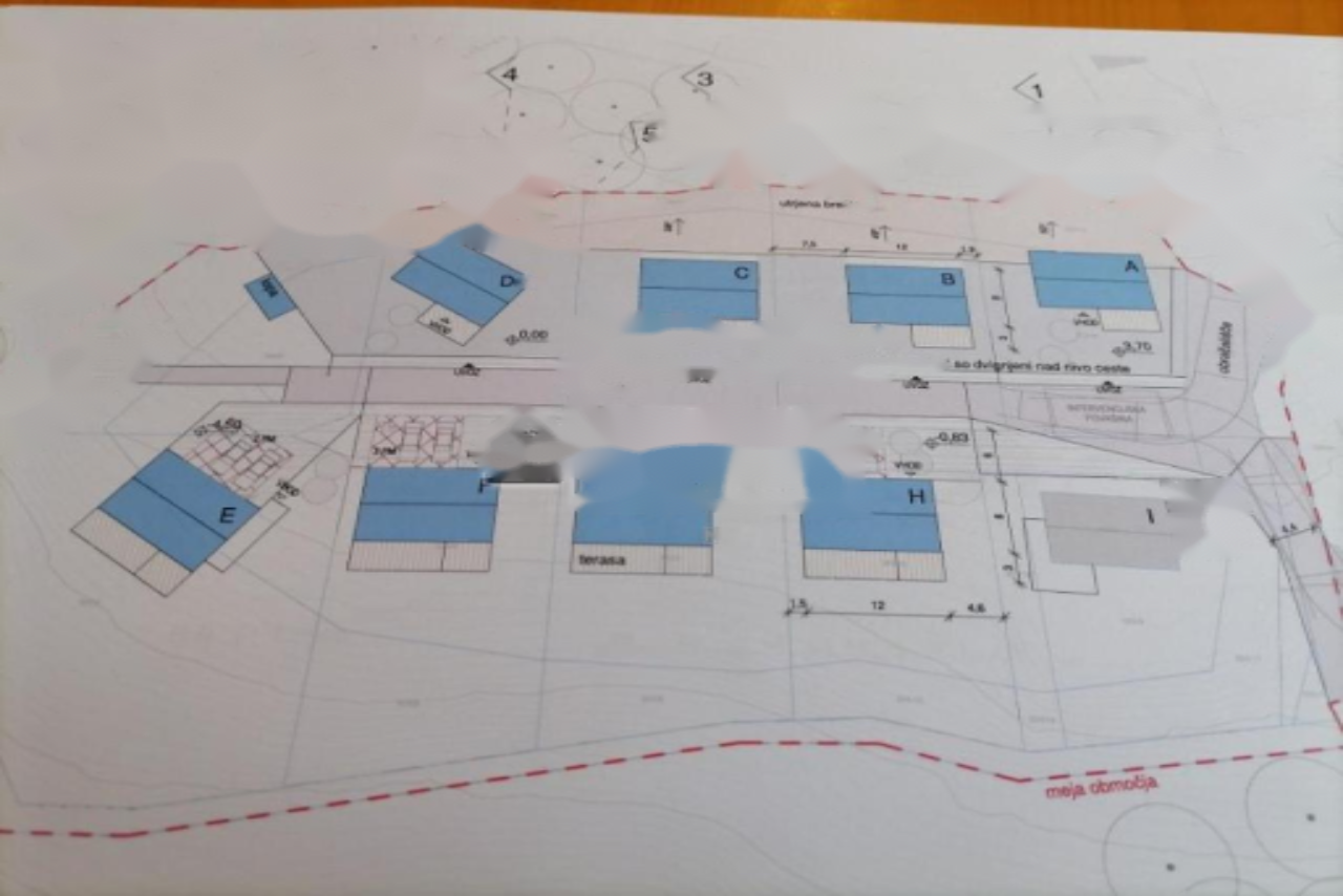 Земля в Любляне, Словения, 5 544 м² - фото 1