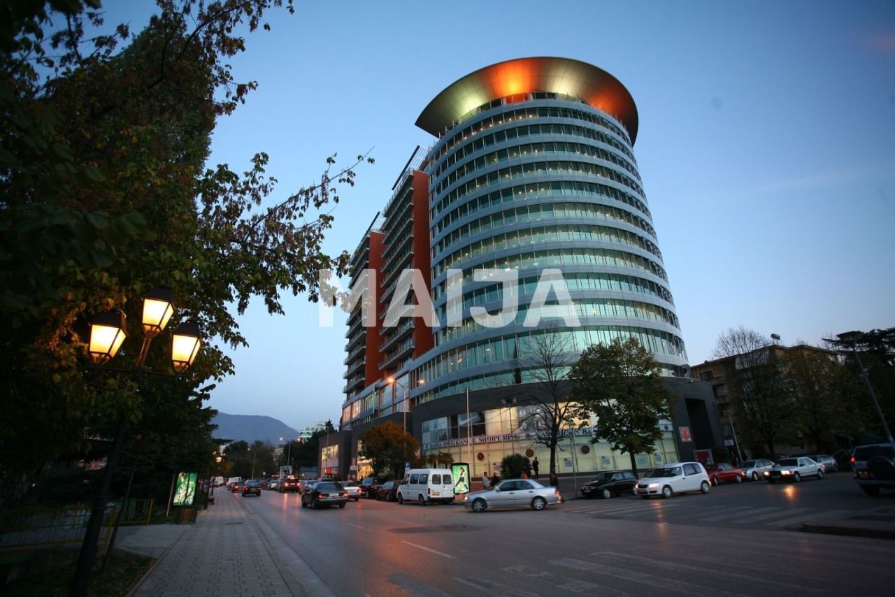 Кафе, ресторан в Тиране, Албания, 54 м² - фото 1