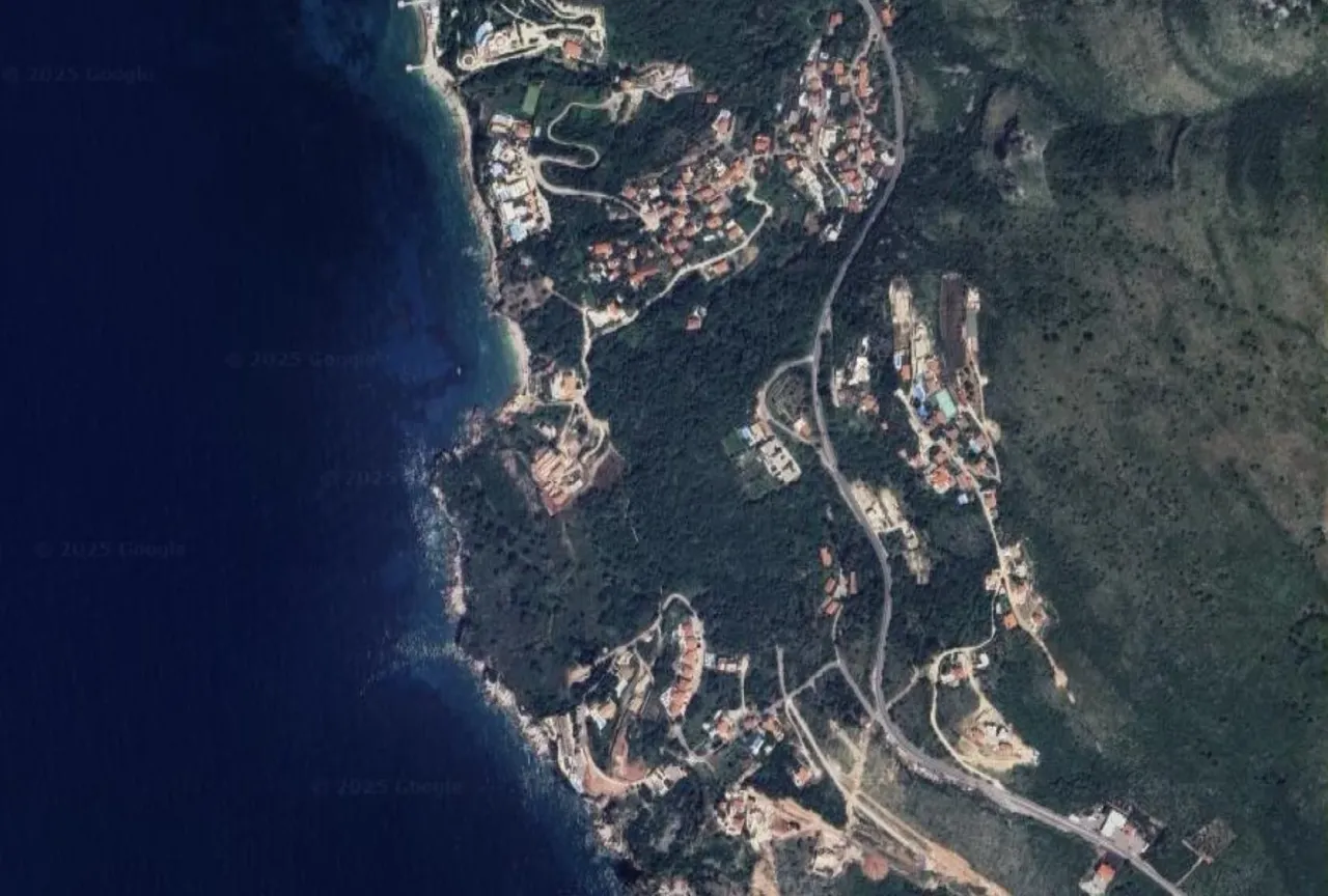 Земля в Будве, Черногория, 800 м² - фото 1