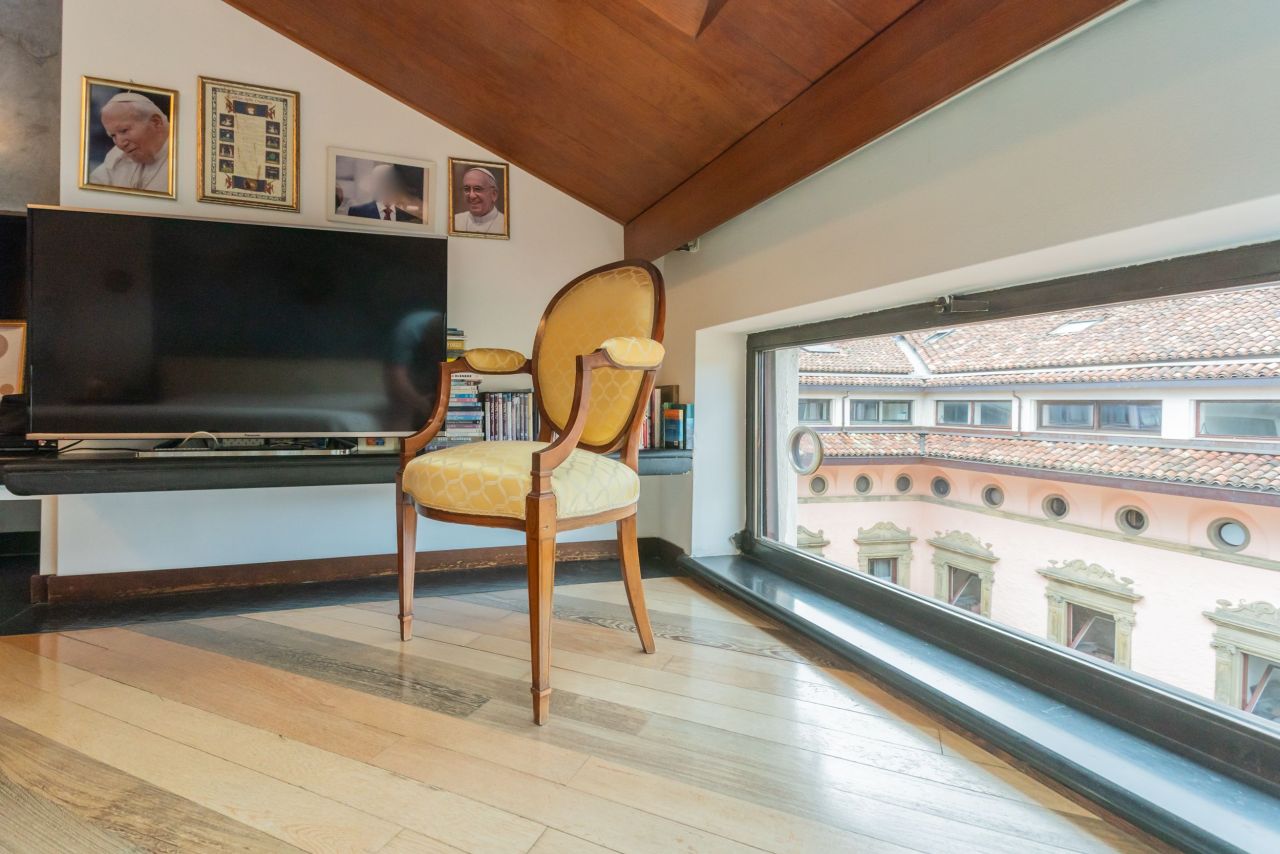 Пентхаус у озера Комо, Италия, 160 м² - фото 11