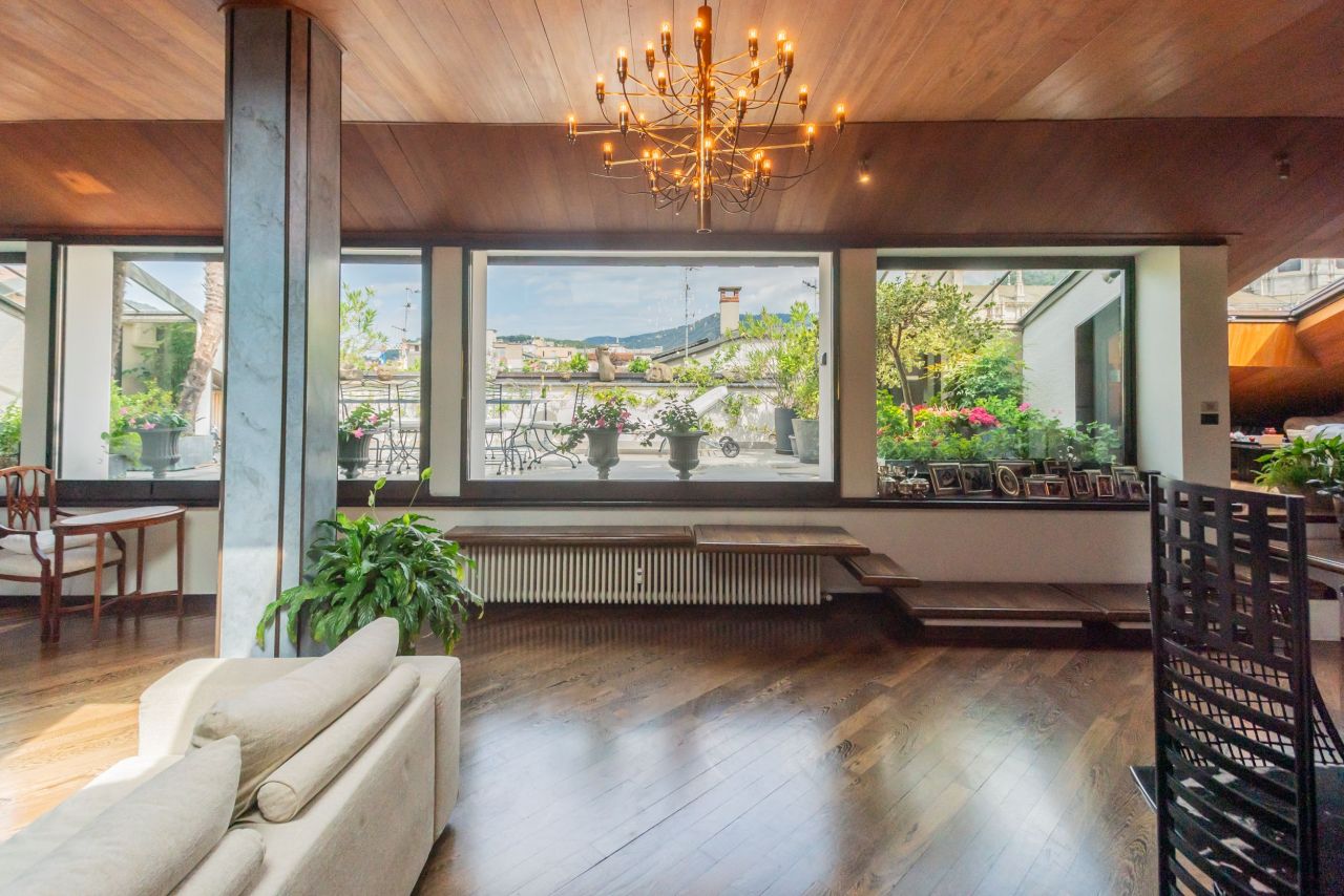 Пентхаус у озера Комо, Италия, 160 м² - фото 3