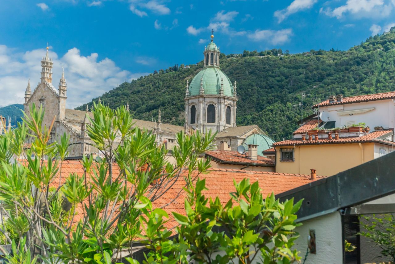 Пентхаус у озера Комо, Италия, 160 м² - фото 16