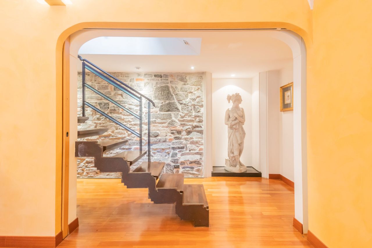 Квартира у озера Комо, Италия, 178 м² - фото 2