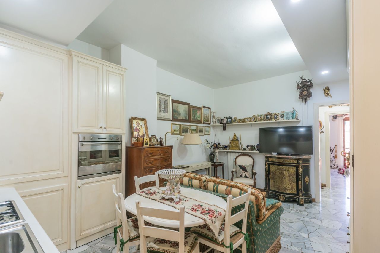 Квартира у озера Комо, Италия, 55 м² - фото 14