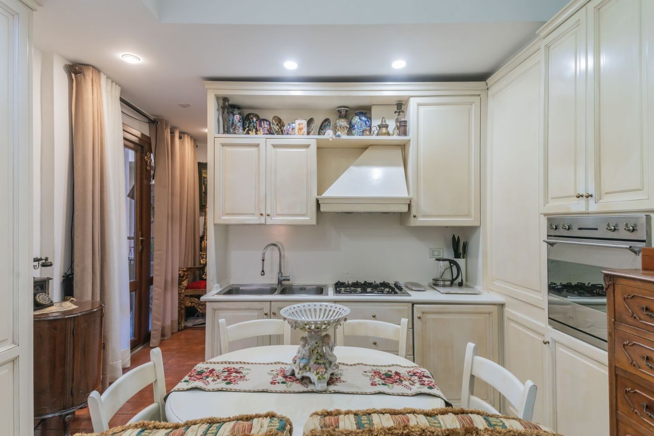 Квартира у озера Комо, Италия, 55 м² - фото 10