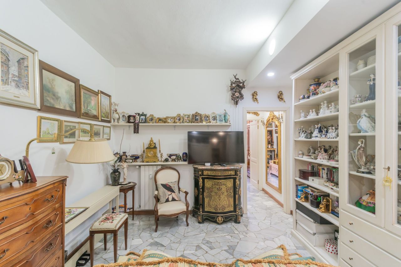 Квартира у озера Комо, Италия, 55 м² - фото 12