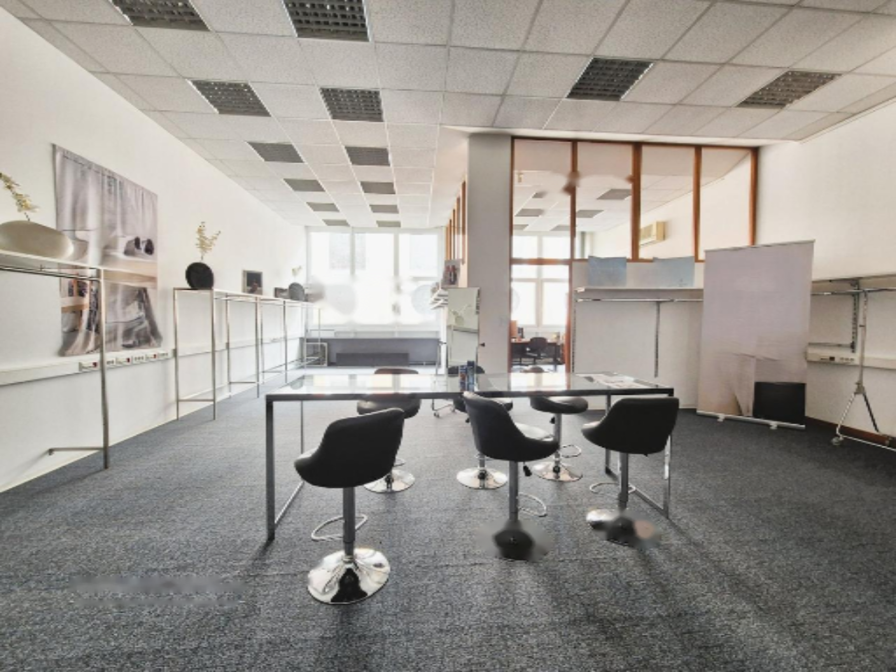 Офис в Любляне, Словения, 951 м² - фото 1