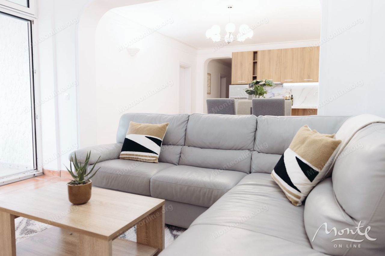 Апартаменты в Святом Стефане, Черногория, 74 м² - фото 8