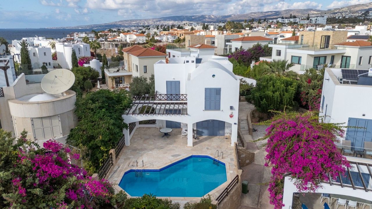 Вилла в Пафосе, Кипр, 215 м² - фото 1