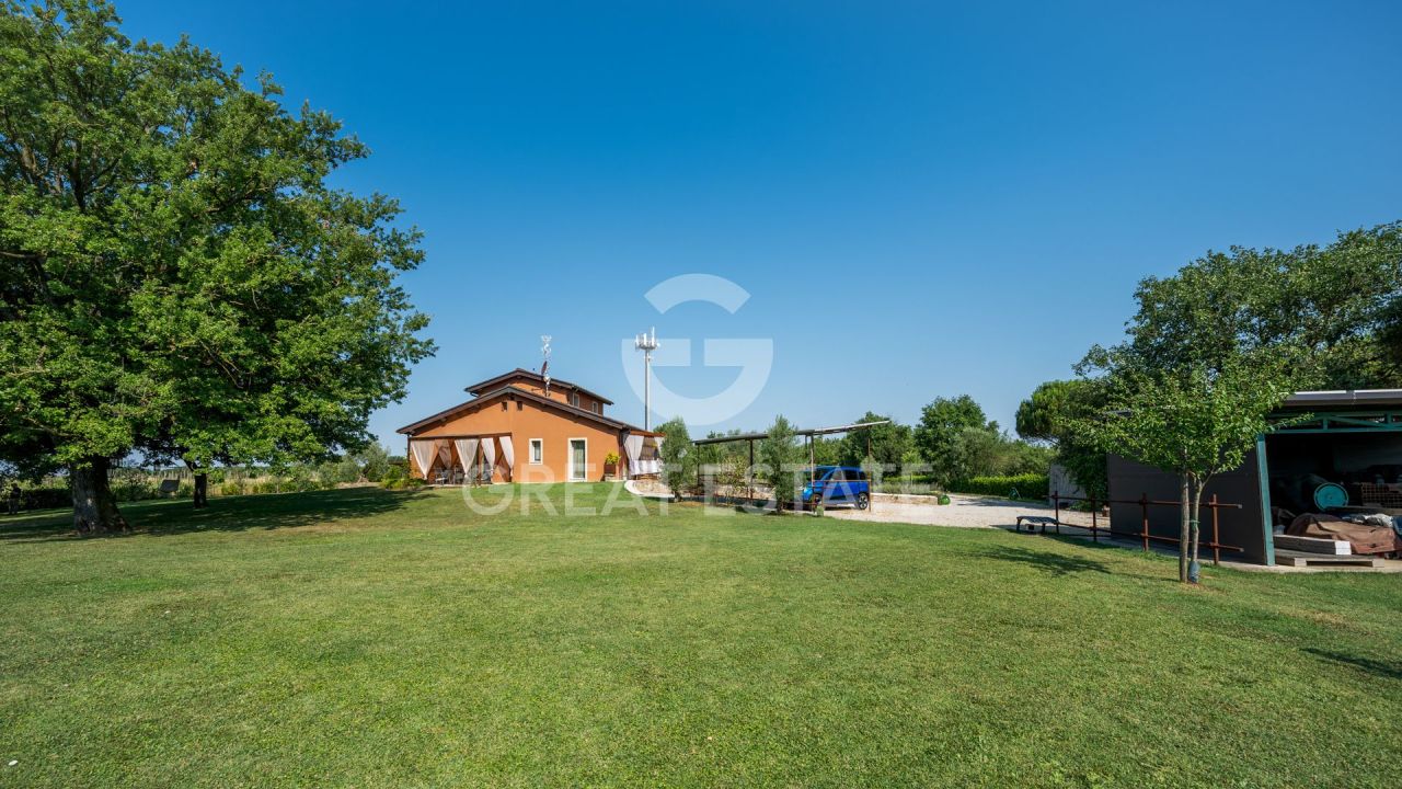 Дом в Кортоне, Италия, 237.2 м² - фото 5