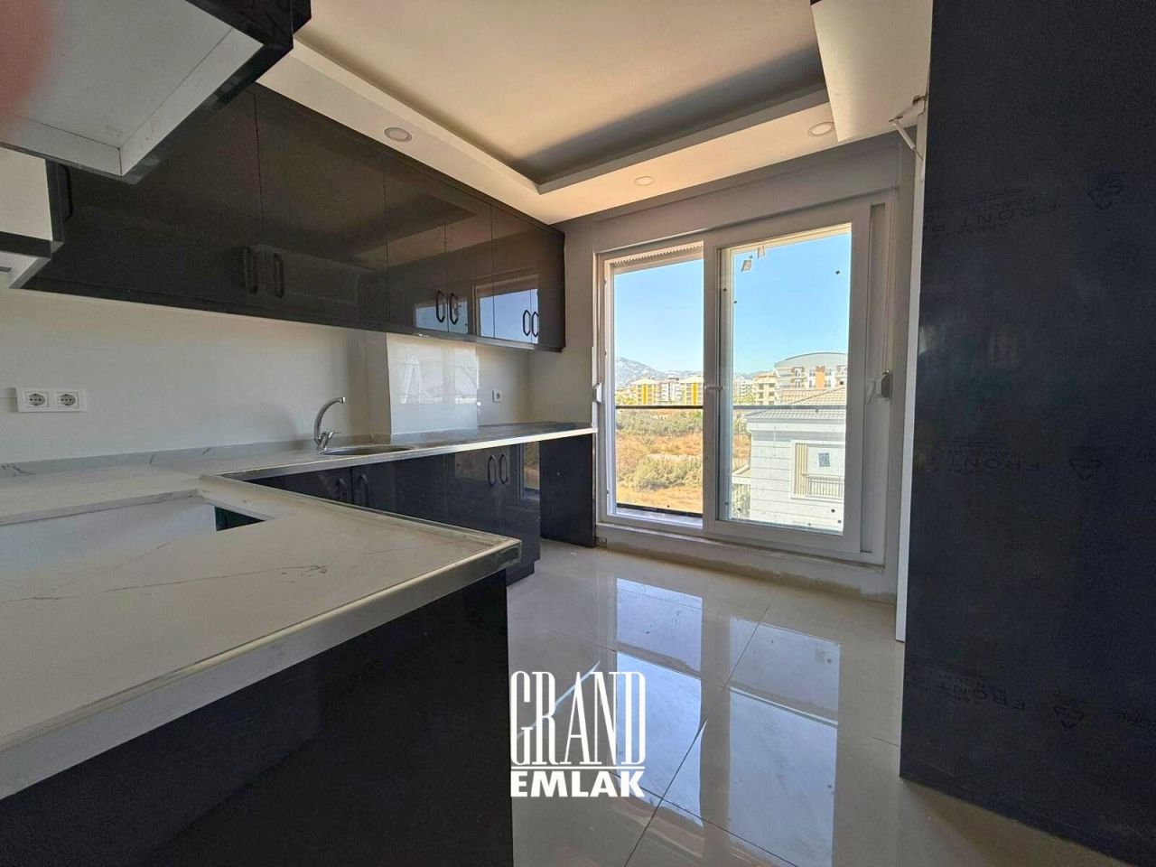 Квартира в Анталии, Турция, 90 м² - фото 1