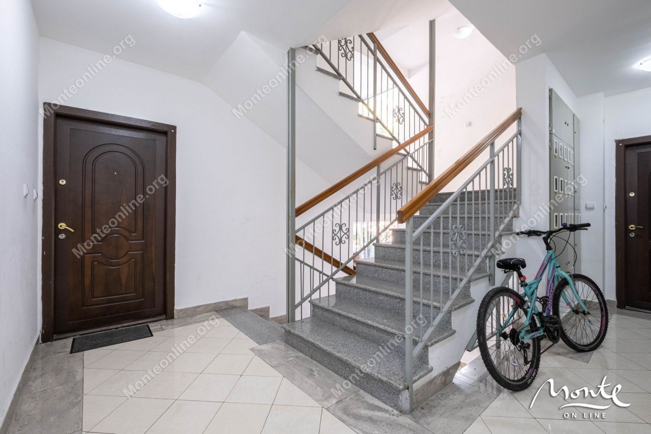 Апартаменты в Доброте, Черногория, 48 м² - фото 12