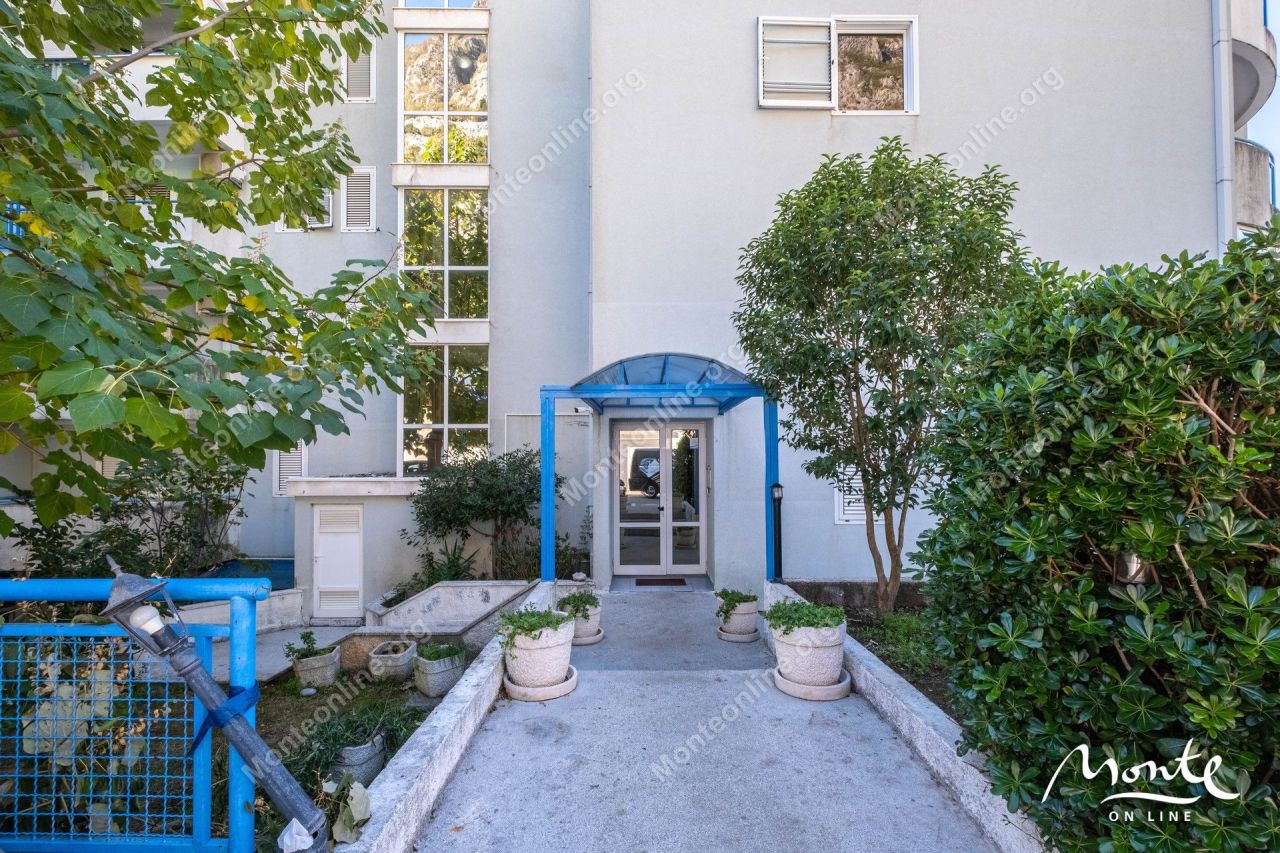 Апартаменты в Доброте, Черногория, 48 м² - фото 15