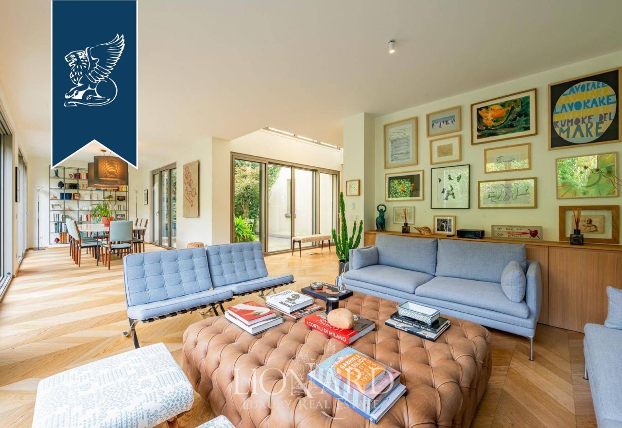 Апартаменты в Милане, Италия, 247 м² - фото 1