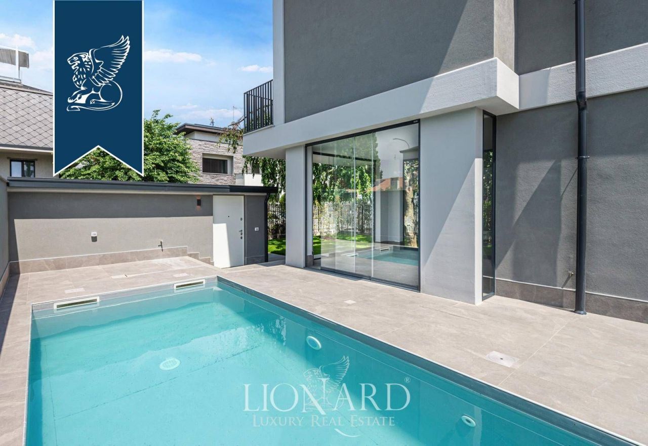 Вилла в Монце, Италия, 192 м² - фото 2