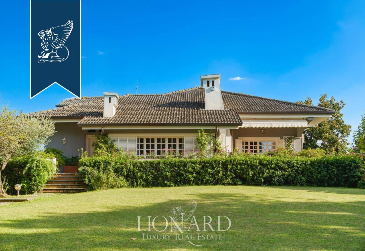 Вилла в Пьетрасанте, Италия, 565 м² - фото 2