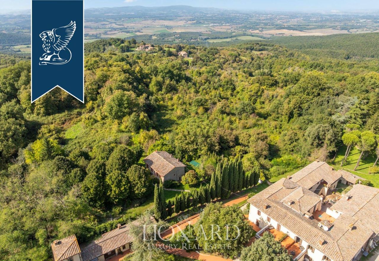 Вилла в Сиене, Италия, 1 513 м² - фото 2