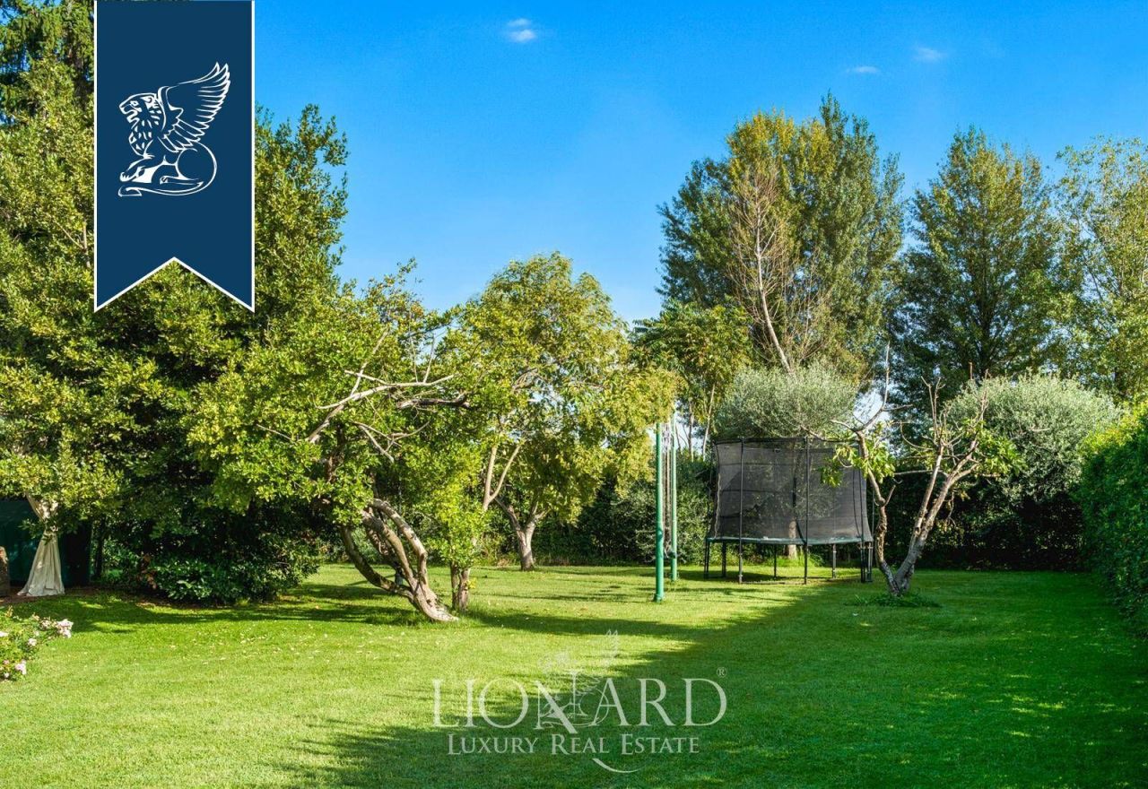 Вилла в Пьетрасанте, Италия, 565 м² - фото 3