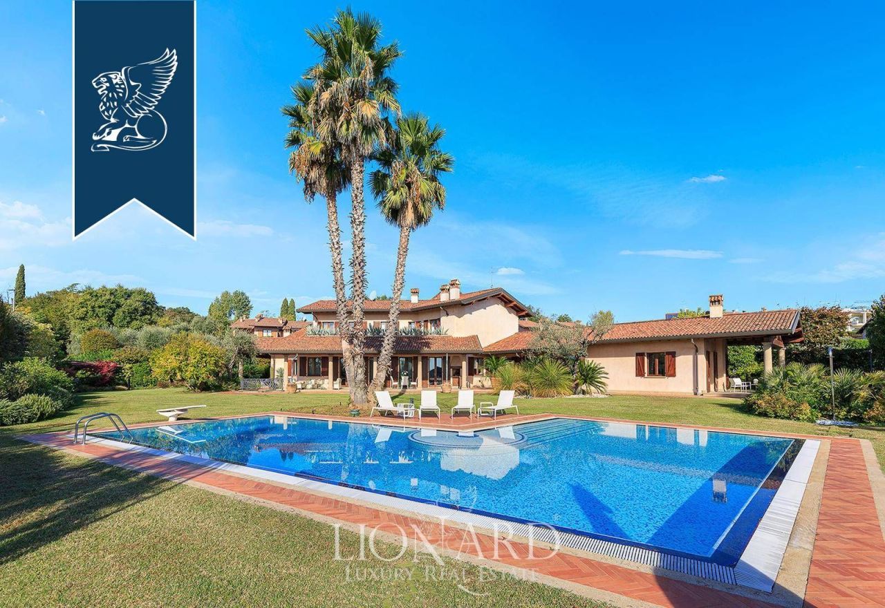 Вилла в Паденге-суль-Гарде, Италия, 900 м² - фото 3