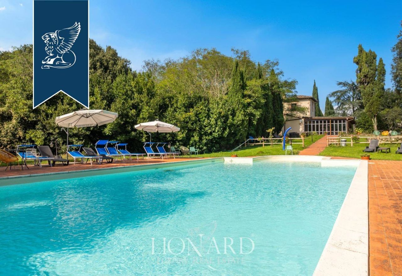 Вилла в Сиене, Италия, 1 513 м² - фото 4