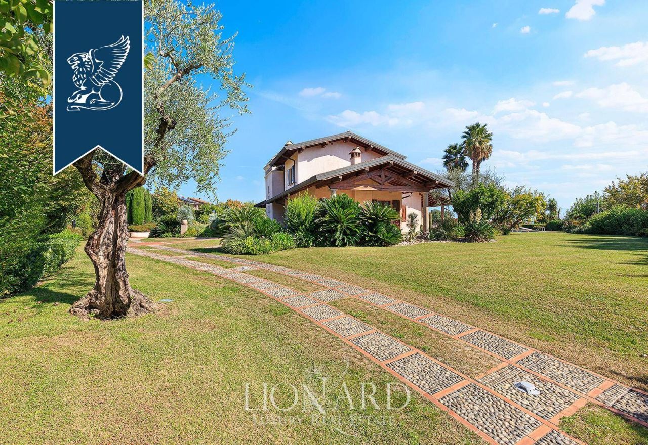 Вилла в Паденге-суль-Гарде, Италия, 900 м² - фото 6