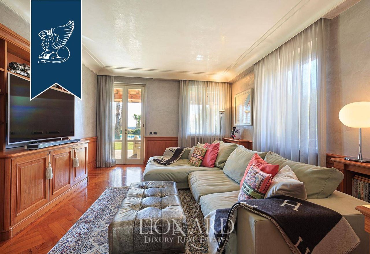 Вилла в Паденге-суль-Гарде, Италия, 900 м² - фото 14